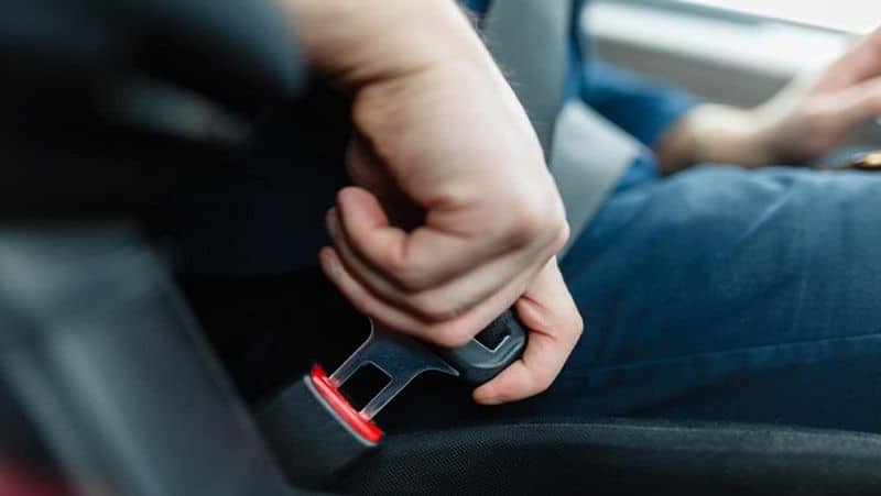 seat belt : Nitin Gadkari says that with 4-wheelers, rear-seat seatbelt warning is also necessary.