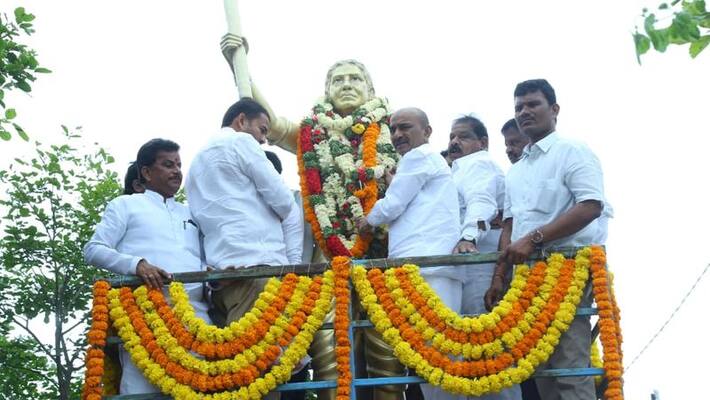 CM KCR has turned the state into a carafe address for corruption - Etala Rajender CM KCR has turned the state into a carafe address for corruption - Etala Rajender