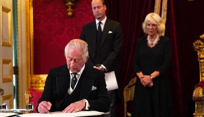 Lovechild of King Charles III and Camilla Simon Charles Dorante Day stakes claim to be Prince of Wales insists DNA testing snt