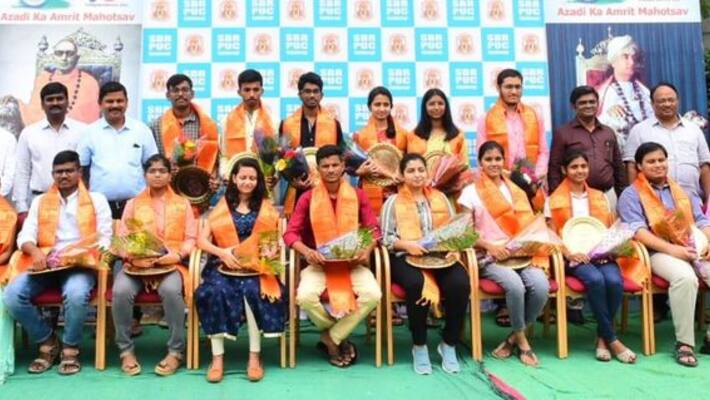 Dont touch mobile attend class be cool kalburgi NEET toppers rav Dont touch mobile attend class be cool kalburgi NEET toppers rav