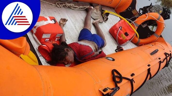 kalaburagi floods a young woman dead body found who was washed away in water stream rav kalaburagi floods a young woman dead body found who was washed away in water stream rav