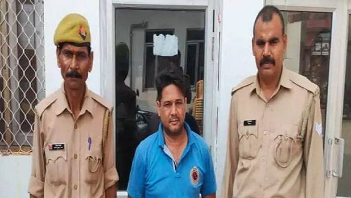 Meerut police work recover money imprisoning mobile if it was not successful outpost accused reached police station Meerut police work recover money imprisoning mobile if it was not successful outpost accused reached police station