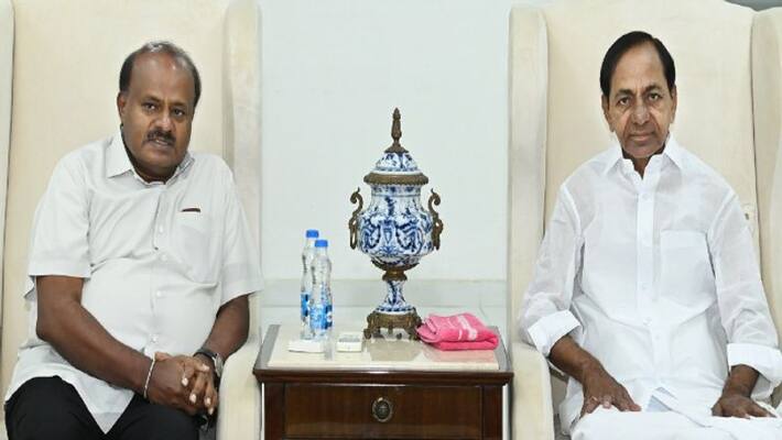 HD Kumaraswamy Meets Telangana CM KCR At Pragathi Bhavan HD Kumaraswamy Meets Telangana CM KCR At Pragathi Bhavan
