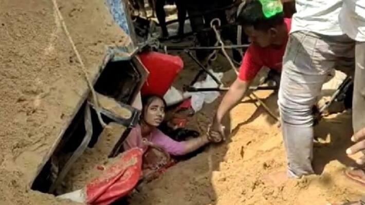 Death of 5 people from the same family road accident in motihari after the collision with auto kpr Death of 5 people from the same family road accident in motihari after the collision with auto kpr
