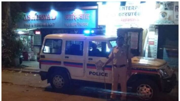 Navratri Festival Man died after collapse while Garba dance hearing about son death father died on spot due to shock in Mumbai ckm Navratri Festival Man died after collapse while Garba dance hearing about son death father died on spot due to shock in Mumbai ckm