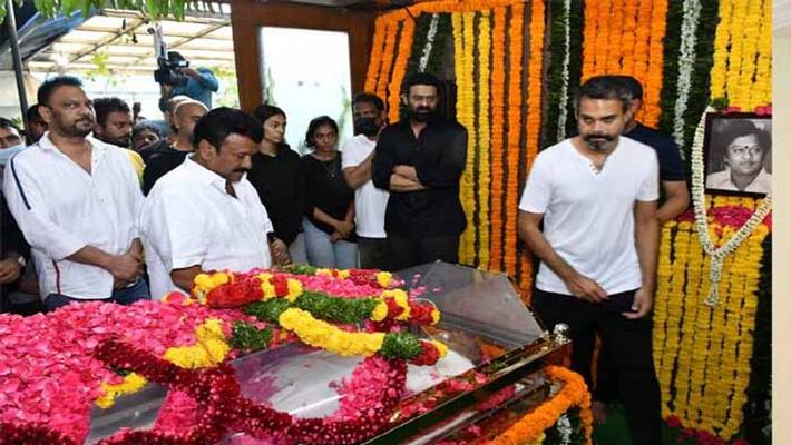 Telangana Minister Talasani Srinivas Yadav Pays Tribute To Cine Actor Krishnam Raju Telangana Minister Talasani Srinivas Yadav Pays Tribute To Cine Actor Krishnam Raju