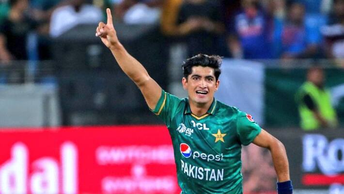 I have just 30% English, it's finished now: Pakistan Young Pacer Naseem shah Gives Hilarious Response to Journalist, Watch Video I have just 30% English, it's finished now: Pakistan Young Pacer Naseem shah Gives Hilarious Response to Journalist, Watch Video