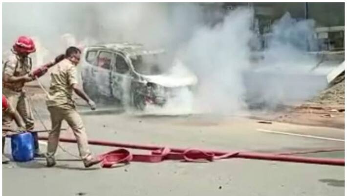 car caught fire in muvattupuzha car caught fire in muvattupuzha