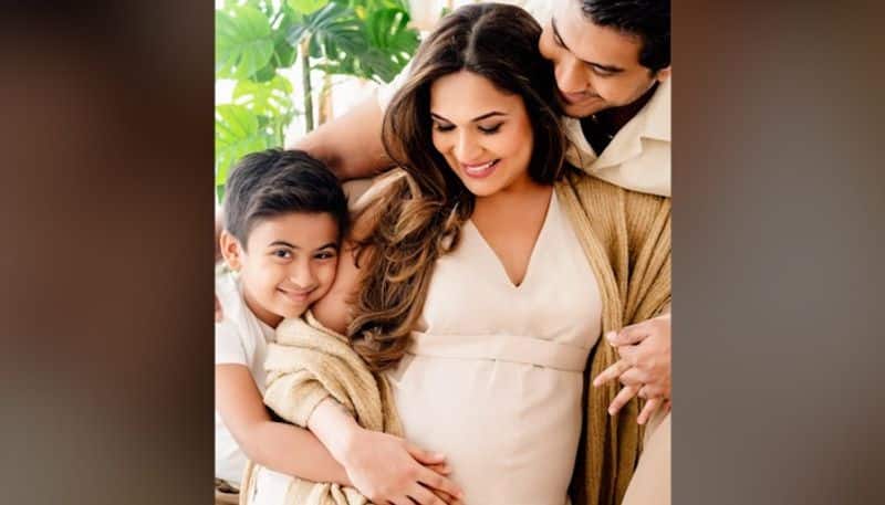 Its a boy, Rajinikanth s daughter, Soundarya, gives birth to her second child