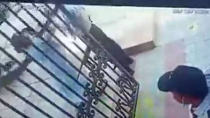woman attacking security guard video woman attacking security guard video