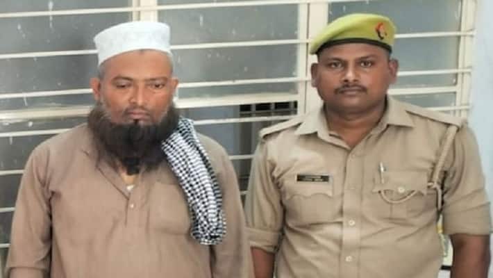 Fatehpur Doctor married after converting minor Hindu girl victim narrated her ordeal to police Fatehpur Doctor married after converting minor Hindu girl victim narrated her ordeal to police