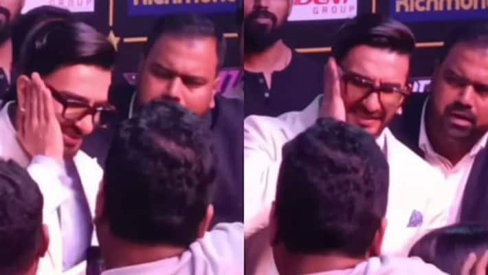 Ranveer Singh got mobbed and by fans at SIIMA Awards 2022 AKA Ranveer Singh got mobbed and by fans at SIIMA Awards 2022 AKA