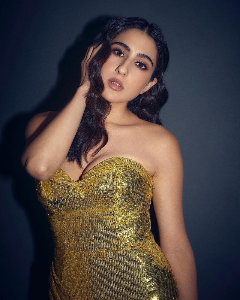 7 Pictures of Sara Ali Khan in BOLD and SEXY outfits; is it Yay or Nay?