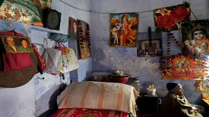 Before putting the picture of ancestors in the house, keep these special things in mind bpsb Before putting the picture of ancestors in the house, keep these special things in mind bpsb
