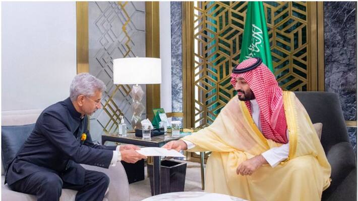 Narendra Modis letter handed over to Saudi crown prince Narendra Modis letter handed over to Saudi crown prince