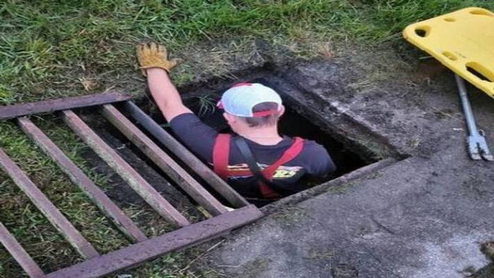 man trapped in drainage while rescue cat man trapped in drainage while rescue cat
