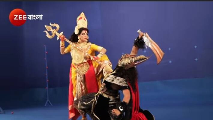 Subhashree Ganguly shares her experiences of the shooting on the set of Singhabahini Trinoyoni Zee Bangla Subhashree Ganguly shares her experiences of the shooting on the set of Singhabahini Trinoyoni Zee Bangla