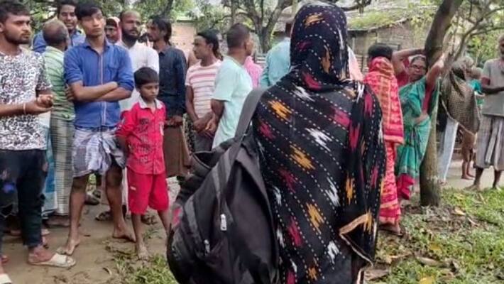 malda woman protested in front of her boyfriend's house demanding marriage bsm malda woman protested in front of her boyfriend's house demanding marriage bsm