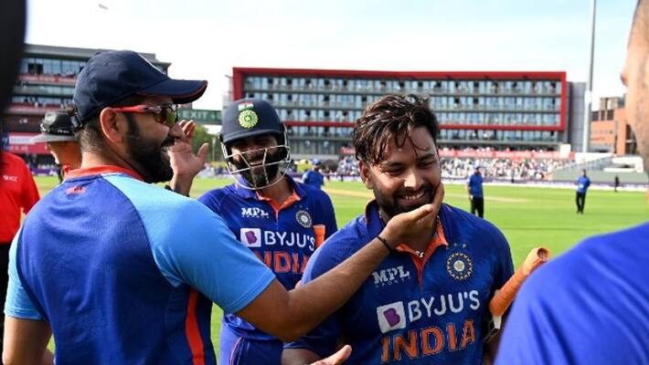 Time for Rohit to take a punt on Pant says Wasim Jaffer Time for Rohit to take a punt on Pant says Wasim Jaffer