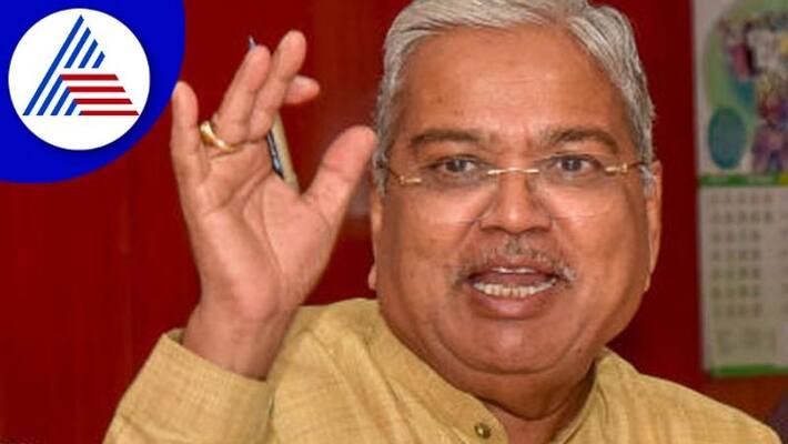Congress sinking ship Minister govind karjol mocks gow Congress sinking ship Minister govind karjol mocks gow