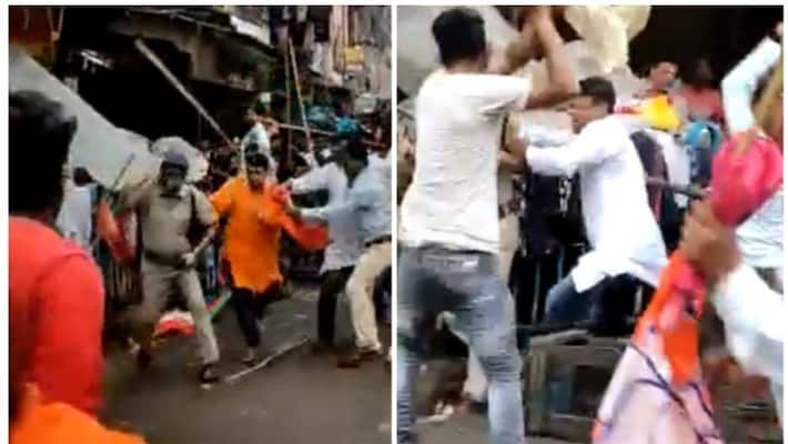 violent protests in west bengal.. police chased and attacked by protestors in viral video violent protests in west bengal.. police chased and attacked by protestors in viral video