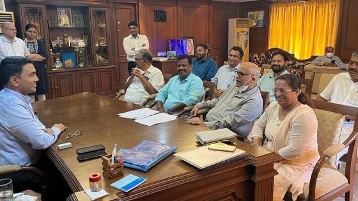 breaking news goa 8 congress mlas to join bjp claimed state party chief sadanand KPR breaking news goa 8 congress mlas to join bjp claimed state party chief sadanand KPR