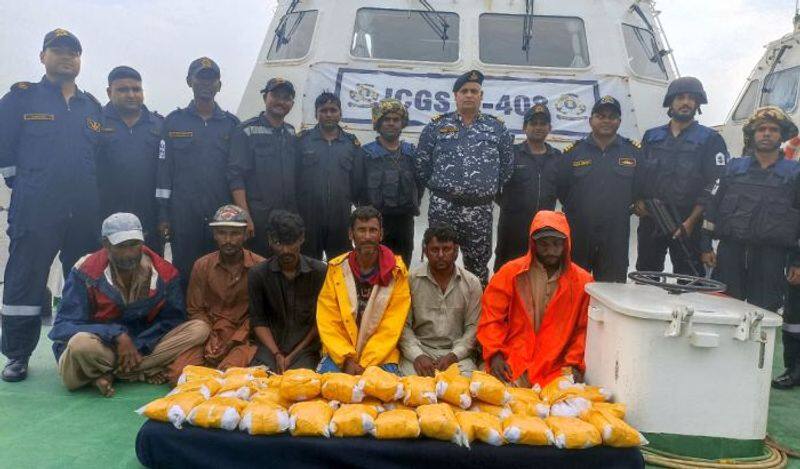 Six Pakistani nationals held by Gujarat ATS off coast with drugs worth Rs 200 crore: Report AJR