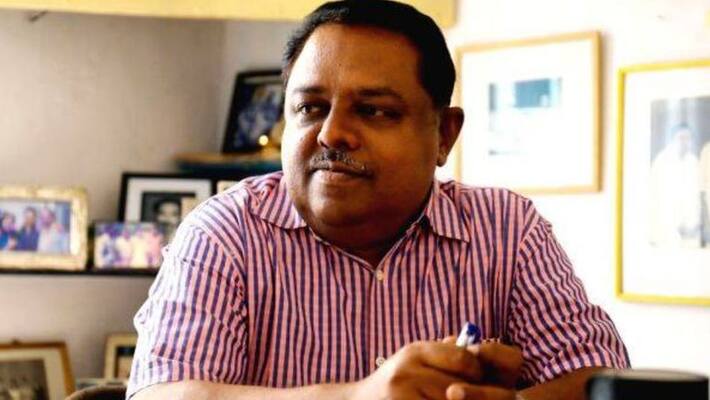 VK Madhava kutti print journalism lifetime achievement award for VS Rajesh VK Madhava kutti print journalism lifetime achievement award for VS Rajesh