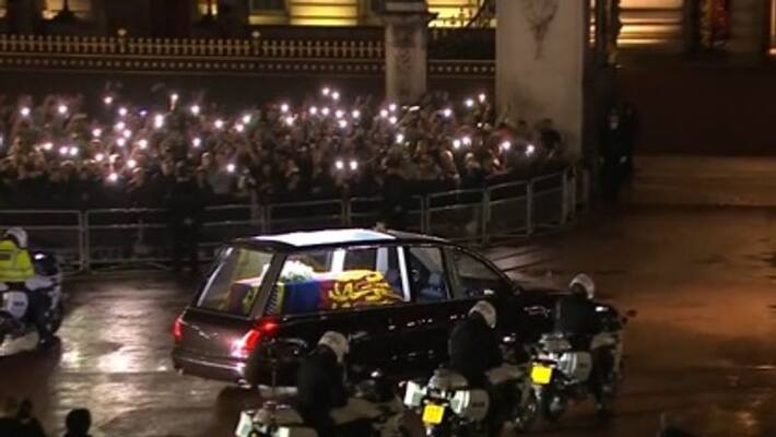 Queen Elizabeth Coffin flight to Buckingham Palace is the most tracked in history Queen Elizabeth Coffin flight to Buckingham Palace is the most tracked in history