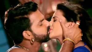 300px x 171px - Akshara Singh's SEXY Bhojpuri video with Pawan Singh goes viral-WATCH