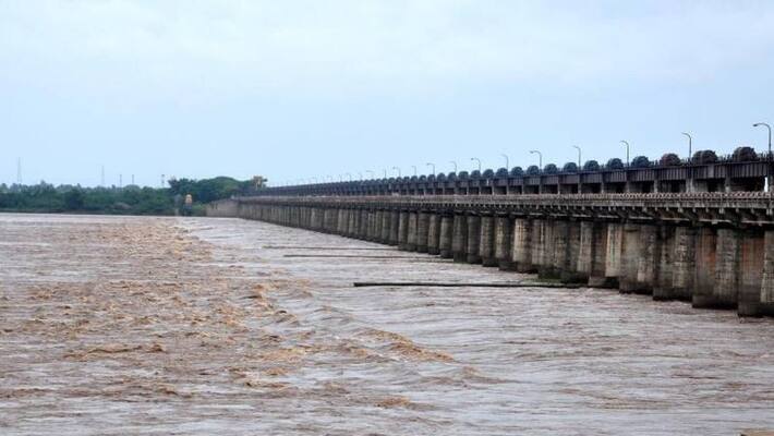 Godavari river:Due to floods, second danger alert issued at Dhavaleswaram project Godavari river:Due to floods, second danger alert issued at Dhavaleswaram project
