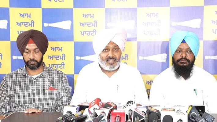 Names of 11 AAP MLAs who were offered bribes by BJP revealed vva Names of 11 AAP MLAs who were offered bribes by BJP revealed vva