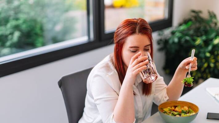 can you drink water with your meal can you drink water with your meal