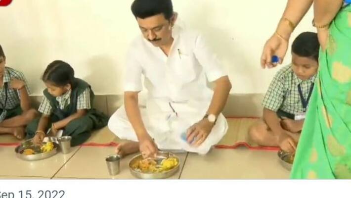 Stalin, who washed his hands halfway through the meal.. start the project and humiliate him.? Criticizing Jayakumar. Stalin, who washed his hands halfway through the meal.. start the project and humiliate him.? Criticizing Jayakumar.