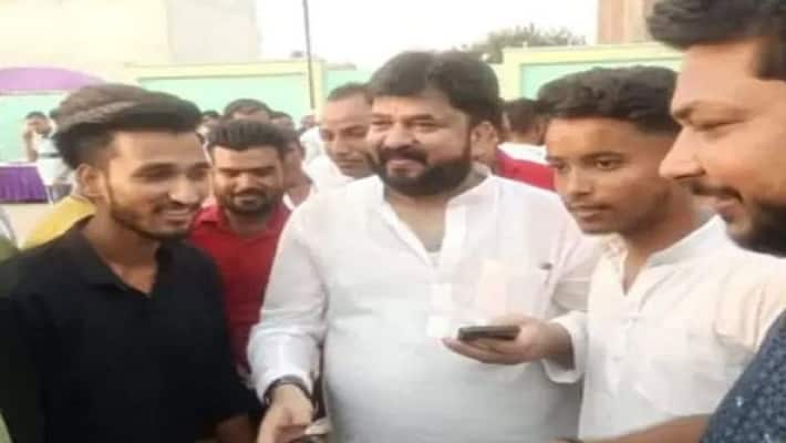 Badaun number girls coming hookah bar given to youth blackmail khaki game going on with help politicians Badaun number girls coming hookah bar given to youth blackmail khaki game going on with help politicians