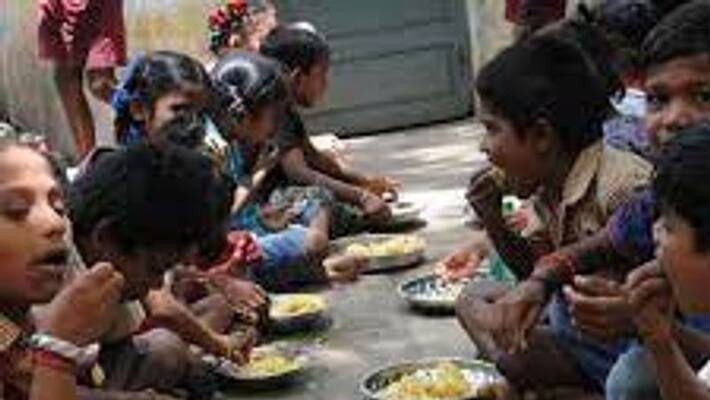 Morning breakfast scheme - Inaugurated by Collector in 22 schools in Nellai City Morning breakfast scheme - Inaugurated by Collector in 22 schools in Nellai City