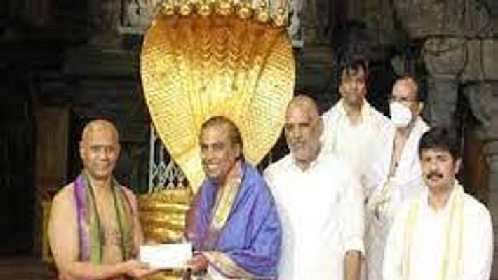 Reliance industries chairman Mukesh Ambani visit Tirupati balaji temple to Swami darshan Reliance industries chairman Mukesh Ambani visit Tirupati balaji temple to Swami darshan
