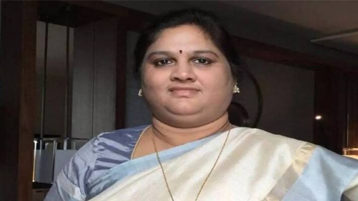 ex mp kothapalli geetha released from chanchalguda jail ex mp kothapalli geetha released from chanchalguda jail