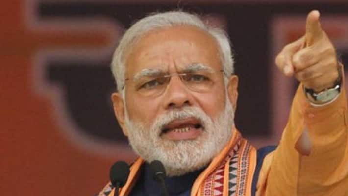 BJP uttar pradesh Muslim leader ruby asif khan celebrate PM Modi Birthday by tilak with blood ckm BJP uttar pradesh Muslim leader ruby asif khan celebrate PM Modi Birthday by tilak with blood ckm