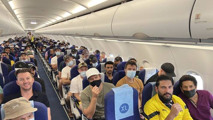 sachin tendulkar travels with greats in same flight shares epic photos mda sachin tendulkar travels with greats in same flight shares epic photos mda