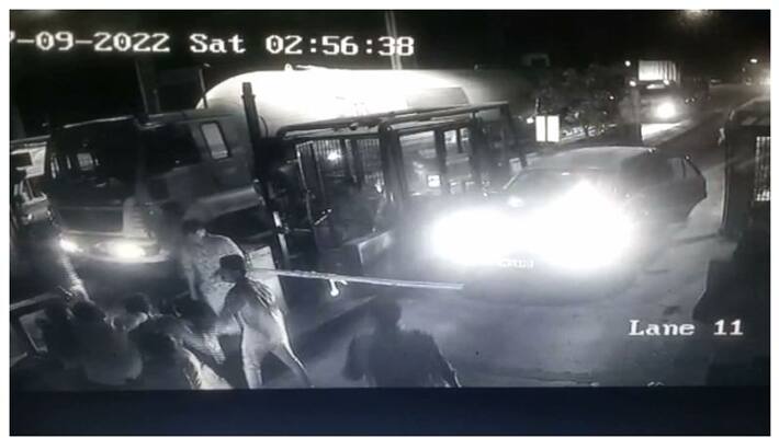 Clash at Paliyekkara Toll Plaza Clash at Paliyekkara Toll Plaza
