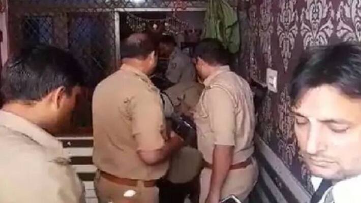 Ghaziabad Dead body of woman found bloody condition inside house accused did such condition room after murder Ghaziabad Dead body of woman found bloody condition inside house accused did such condition room after murder