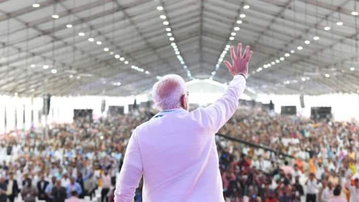 Blog Narendra Modi is more committed to Mahatma's dreams than Gandhi's direct disciples Blog Narendra Modi is more committed to Mahatma's dreams than Gandhi's direct disciples
