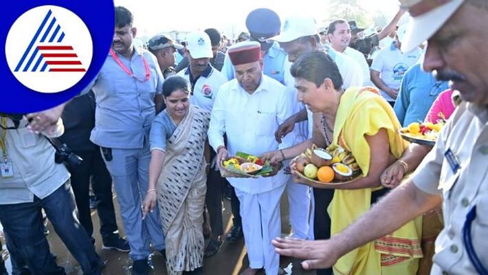 Karnataka Governor Thawar Chand Gehlot joined Coastal Cleanup Day gow Karnataka Governor Thawar Chand Gehlot joined Coastal Cleanup Day gow