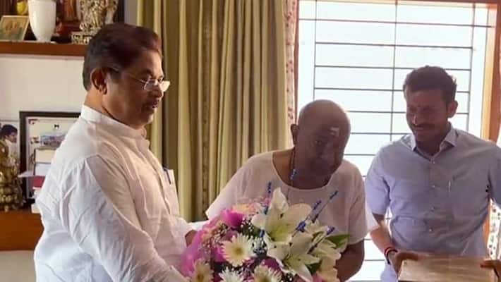 minister r ashok inquired about former prime minister hd deve gowda health gvd minister r ashok inquired about former prime minister hd deve gowda health gvd
