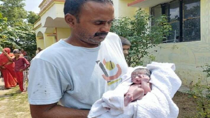 Auraiya Newborn crying in drain for 2 hours after birth Muslim youth saved life of innocent in this way Auraiya Newborn crying in drain for 2 hours after birth Muslim youth saved life of innocent in this way