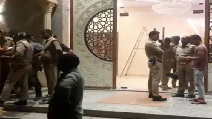 Sant Kabir Nagar owner of marriage hall raped the minor at tip of knife victim told incident Sant Kabir Nagar owner of marriage hall raped the minor at tip of knife victim told incident