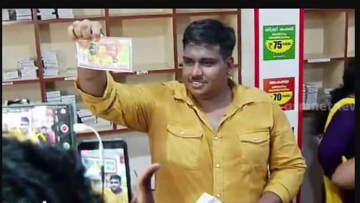 Autorickshaw driver wins Rs 25 crore in Onam Bumper Lottery ANBBM Autorickshaw driver wins Rs 25 crore in Onam Bumper Lottery ANBBM