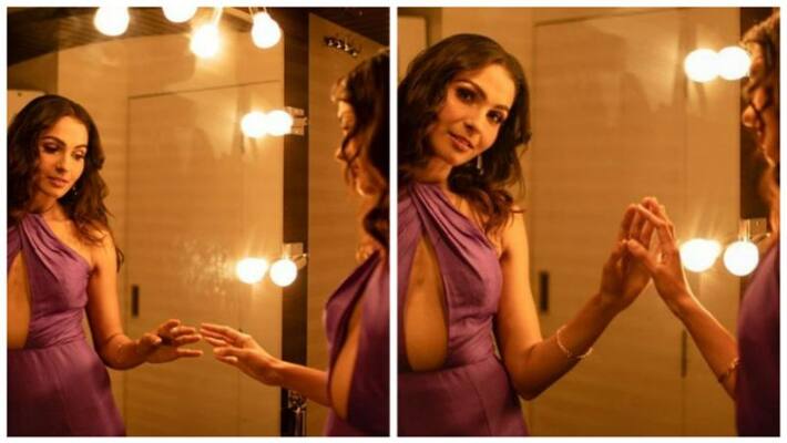 Andrea Jeremiah latest hot photos front of mirror Andrea Jeremiah latest hot photos front of mirror