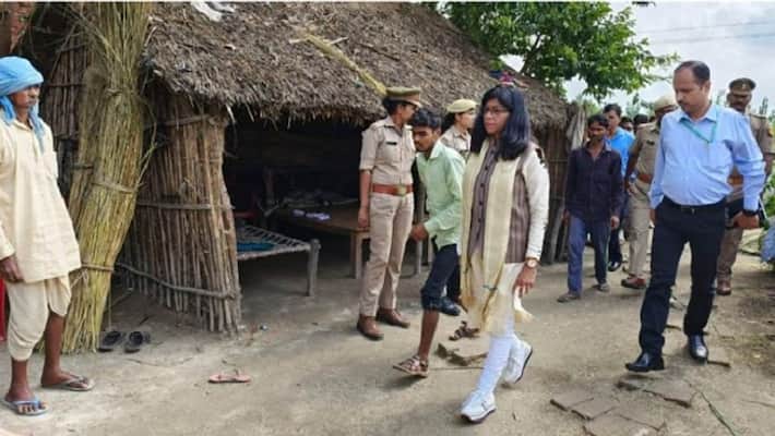 victims family raised sharp questions from team of SC ST Commission reached Lakhimpur will investigate murder of deceased sisters victims family raised sharp questions from team of SC ST Commission reached Lakhimpur will investigate murder of deceased sisters